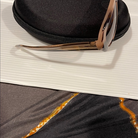 Stylish Brown Sunglasses barberry - Picture 2 of 6